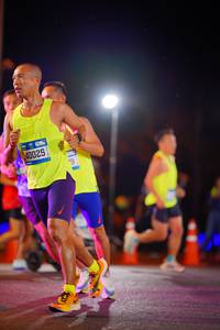 BIB: 40025
                            <button type="button" onclick="openModal(21528363)" class="btn btn-primary btn-sm float-right btn-popup" data-toggle="modal" data-target=".modal-high-quality">
                        <i class="fas fa-shopping-cart"></i> Add to Cart
                    </button>
                                            <button type="button" onclick="isThisMe(21528363, true)" class="btn btn-success btn-sm float-right btn-popup btn-isme hidden" data-toggle="tooltip" data-placement="bottom" title="นี่คือรูปของคุณใช่ไหม คลิกที่นี่เพื่อเอาเข้าอัลบั้ม">
                        <i class="fas fa-plus"></i> Add to album
                    </button>
                    <button type="button" onclick="isThisMe(21528363, false)" class="btn btn-warning btn-sm float-right btn-popup btn-isnotme hidden">
                        <i class="fas fa-ban"></i> Remove from album
                    </button>